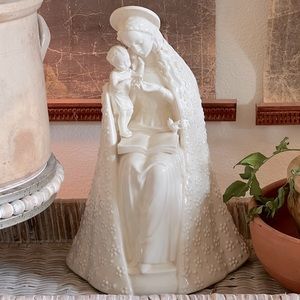 Vintage M.J. Hummel White Flower figurine